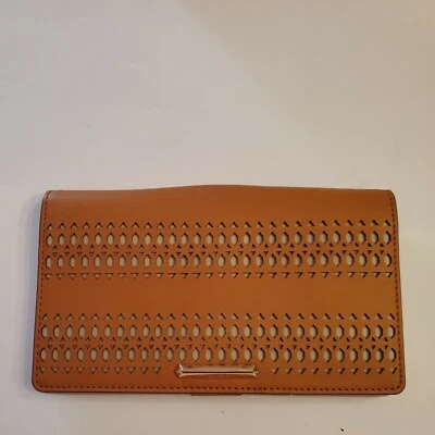 Cartera para mujer Stella & Dot de cuero marrón plegable/usada en excelente estado  Foto 1 de 4