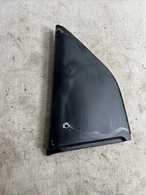Cubierta interior de la esquina de la ventana de la puerta lateral derecha Honda Accord 1994-1997 derecha Foto 1 de 4