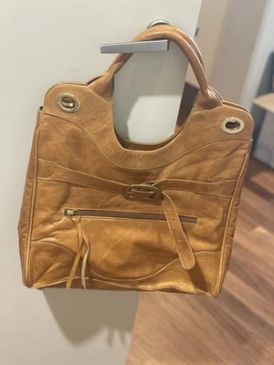 Bolsos de cuero Foto 1 de 4