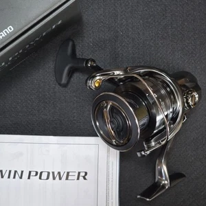 Brand New - Shimano 24 Twin Power 4000XG Spinning Reel - Picture 1 of 7