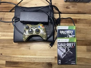 Xbox 360 S Con Spina AC Controller Wireless Mimetico Call Of Duty Giochi Usato Funzionante - Foto 1 di 8