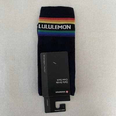 Calcetines de tripulación Lululemon Daily Stride talla grande Rayas arcoíris negras Pride para hombres 9.5 - 12 Foto 1 de 3