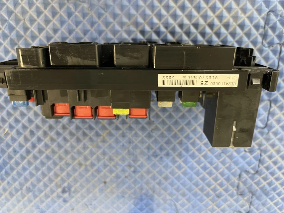 2008-2011 SUBARU IMPREZA WRX ПРЕДОХРАНИТЕЛЬ РЕЛЕ СОЕДИНИТЕЛЬНАЯ КОРОБКА 82241FG010 OEM * - Изображение 1 из 4