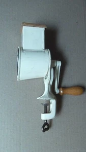 Alte Nußmühle mit Doppelwerk, Rarität  Nr.6010 - Bild 1 von 3