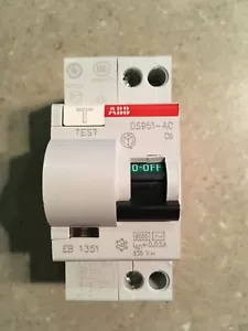 ABB Fehlerstrom-Schutzschalter DS951 C6 0,03A AC EB 1351 - Bild 1 von 6