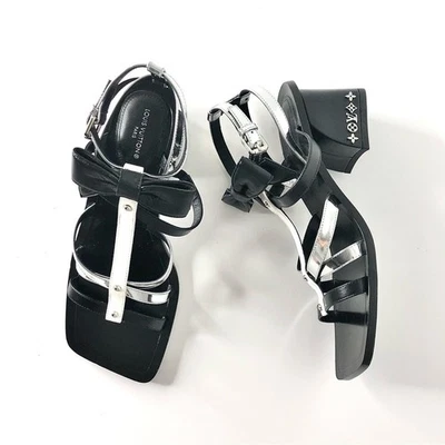 NUEVAS Sandalias Louis Vuitton Fornasetti 2021 LV Monograma Peplum Tacón Bloque 35.5 Foto 1 de 4