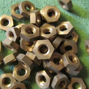 Muttern  Messing  M 6 flach SW 11 NEU 25 Stück - Bild 1 von 1