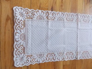 HERITAGE LACE WHITE CANTERBURY TABLE RUNNER NWOT ITEM 7041 - Picture 1 of 2