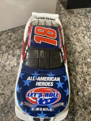 BOBBY LABONTE #18 AMERICAN HEROES LET'S ROLL 2002 PONTIAC GRAND PRIX ACTION 1/64 - Image 1 of 4