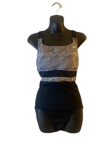 Traje de baño Nike negro, gris de una pieza con correa trasera corte alto talla L - Imagen 1 de 7
