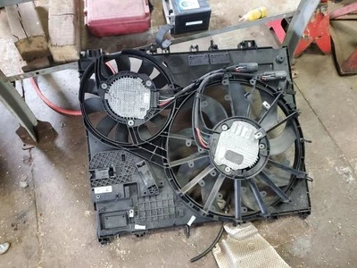 Radiator Fan Motor Fan Assembly Fits 17-21 RANGE ROVER 1859363 Foto 1 de 4