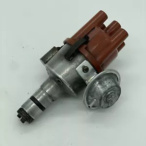 Porsche 912 Bosch JFUR 4 0 231 115 061 DISTRIBUTOR With Vacuum Advance - Picture 1 of 9