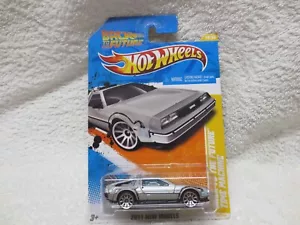 TARJETA LARGA BACK TO THE FUTURE TIME MACHINE DELOREAN 2011 HOT WHEELS ESCALA 1:64 - Imagen 1 de 4
