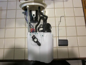 Fuel Pump and Sender Assembly Motorcraft PFS-489 fits 09-14 Ford F-150 - Bild 1 von 10