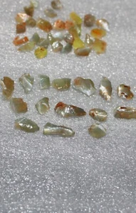 Lote de 70,90 quilates crisoberilo ojo de gato áspero, natural crudo gris y amarillo - Imagen 1 de 4