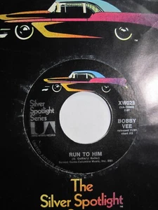BOBBY VEE * 45 * Run To Him / Sharing You * 1960s * Nice VG++/ Near MINT * RI - Picture 1 of 1