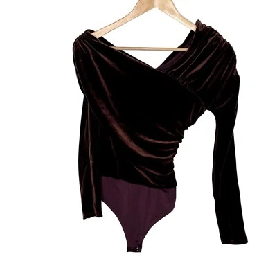 Body asimétrico de terciopelo Express para mujer talla pequeña Whimsigoth Fairy Grunge Foto 1 de 4