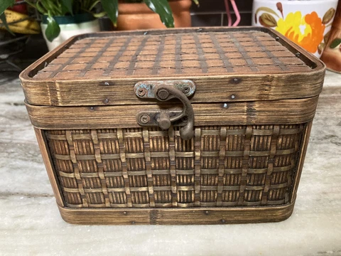 VINTAGE BASKET WICKER RATTAN SEWING  BRASS DETAILS AND CLASP BOHO COTTAGECORE Cover