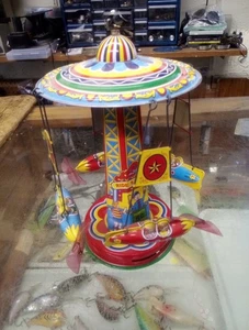 2000 Schylling Collector Series ROCKET RIDE CAROUSEL TIN TOY - Picture 1 of 4