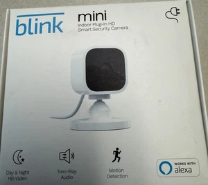 Blink Mini Compact indoor plug-in smart security camera 1080p HD, New/Sealed - Picture 1 of 7