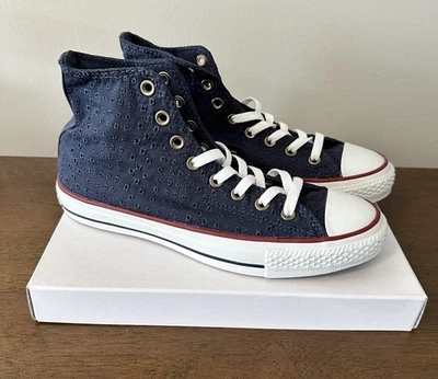 Converse Chuck Taylor All-Star Women's US 8.5 High Top Eyelet Lace Up Sneakers - Imagem 1 de 4