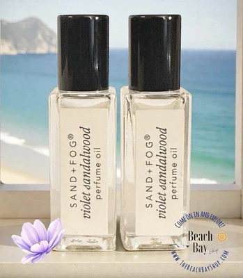 SAND + FOG Violeta Sándalo Eau De Parfum Rodillo Perfume Aceite 0.17 OZ x 2 Nuevo Foto 1 de 4