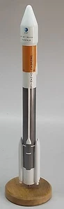 Atlas II-AS Vehículo de Lanzamiento Cohete Misil Escritorio Madera Modelo Grande Nuevo - Imagen 1 de 1