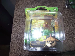 KUNG FU PANDA 3 Viper  FIGURE BRAND NEW SEALED DREAMWORKS ULTIMATE SOURCE - Picture 1 of 2