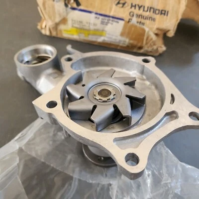 Водяной насос и прокладка 25100-33132 ПОДЛИННАЯ ОРИГИНАЛЬНАЯ ДЕТАЛЬ для Hyundai Elantra и Sonata - Изображение 1 из 4