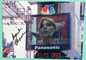Marilu Henner Signed Photo 5”X7” Broadway ROXIE HART Chicago 1997 Times Square - Picture 1 of 2