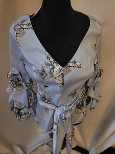 White House Black Market Blouse Womens 8 Blue Floral Tiered Bell Sleeve Og$99 - Picture 1 of 10