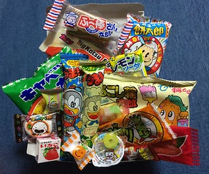 18 Piece DAGASHI Variety Box Set Japanese Candy / Gum / Snacks - Christmas Gift - Picture 1 of 2