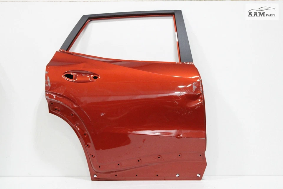 2024 CHEVROLET TRAX ЗАДНЯЯ ПРАВАЯ СТОРОНА ДВЕРИ ОБОЛОЧКА ПАНЕЛИ TIGERLILY МЕТАЛЛИЧЕСКИЙ 3 OEM - Изображение 1 из 4