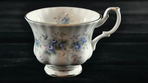 Superb Replacement Royal Albert Bone China ‘Blue Blossom’ Montrose Tea Cup - Picture 1 of 6