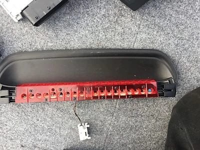 2006-2011 宝马 E90 M3 325i 330i 335i 335xi 330xi 325xi 323i 第三后刹车灯 — 第 1/3 张图片