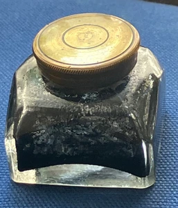 RARE Vintage Victorian / Georgian Glass and Brass Topped Inkwell. - Picture 1 of 8