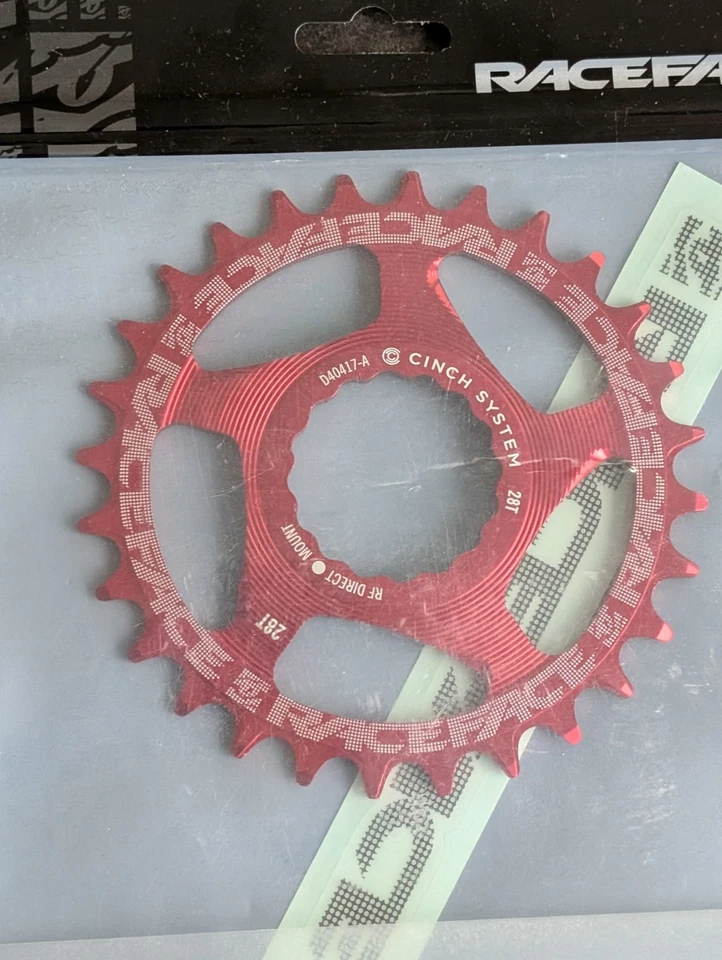 Plato ancho estrecho RaceFace: montaje directo CINCH, 28t, rojo Foto 1 de 1