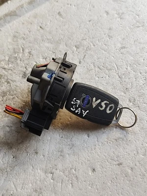 Volvo V50/Ignition start switch with key/30737157/92LP0808 - Image 1 of 4
