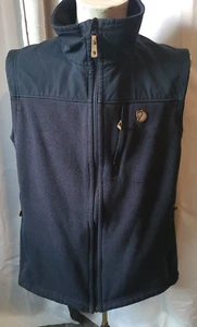 FjallRaven Buck Fleece Vest Mens XL Black Gray Full Zip Pockets Outdoors Hiking - Picture 1 of 12