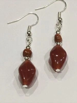 Brincos de gota de contas de bronze feitos à mão de vidro e pedra dourada  - Imagem 1 de 4