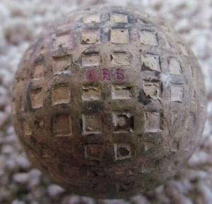 VINTAGE MESH GOLF BALL-THE ZENITH ORB MADE IN ENGLAND W/CIRCLES ALL AROUND - Picture 1 of 8