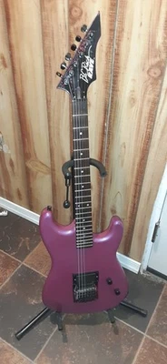 B.C. Rich Rave 1986 6-saitige E-Gitarre mit Upgrades und Hartschalenkoffer - Bild 1 von 4