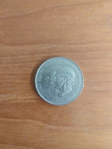 Medaglia Principe Carlo, Diana, Elisabetta II moneta 1981 - Foto 1 di 3