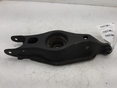 Нижний рычаг управления задняя центральная пружина насечка 05-20 Chrysler 300 68229216AB - Изображение 1 из 4