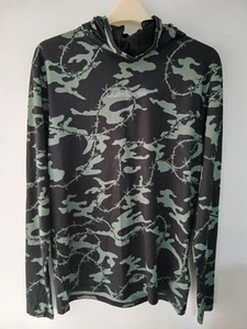 QUICKSILVER MIKEY UV TEE LONG SLEEVE/HOODED UPF50+ GREEN/BLACK CAMO SIZE S-BNWT - Picture 1 of 14