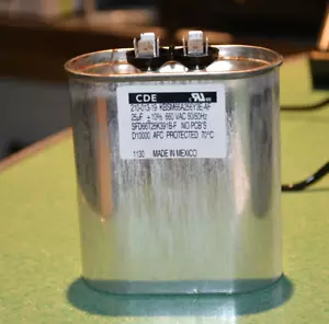 Neu 25uF 660VAC Motorlaufkondensator 25mfd 660V AC Pumpeneinheit 660 Volt 25 UF MFD - Bild 1 von 7