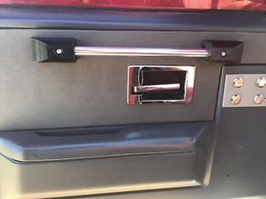 81-87/97 CHEVY/GMC SQUARE TRUCK BODY INTERIOR DOOR PANEL PULLS/HANDLES BLACK NW - Picture 1 of 7