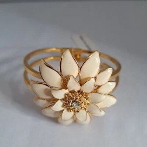 NEW Cream Gold Plated Metal Flower Floral Double Clasp Bracelet 7" - Picture 1 of 4