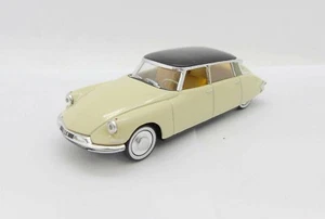 32273 UNIVERSAL HOBBIES / CITROEN DS 19 1956 1/43 - Picture 1 of 4