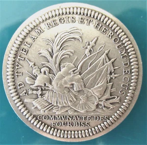 FRANCE-1740- SWORDS , SHIELD & HELMET   -SILVER JETON-LIMITED-NUMBERED ÉDITION  - Picture 1 of 2